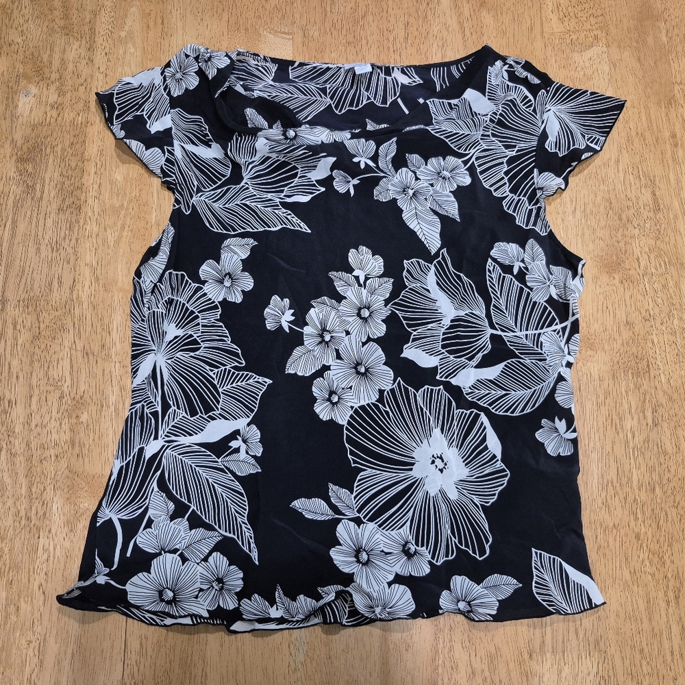EUC Apt 9 Silk Floral Black and White Women's Top Blouse Shirt